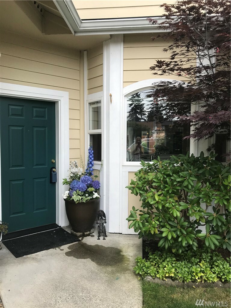 Property Photo:  21121 77th Place W 7  WA 98026 