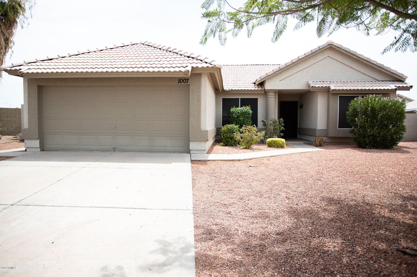 Property Photo: 1007 S Sinova Circle AZ 85206
