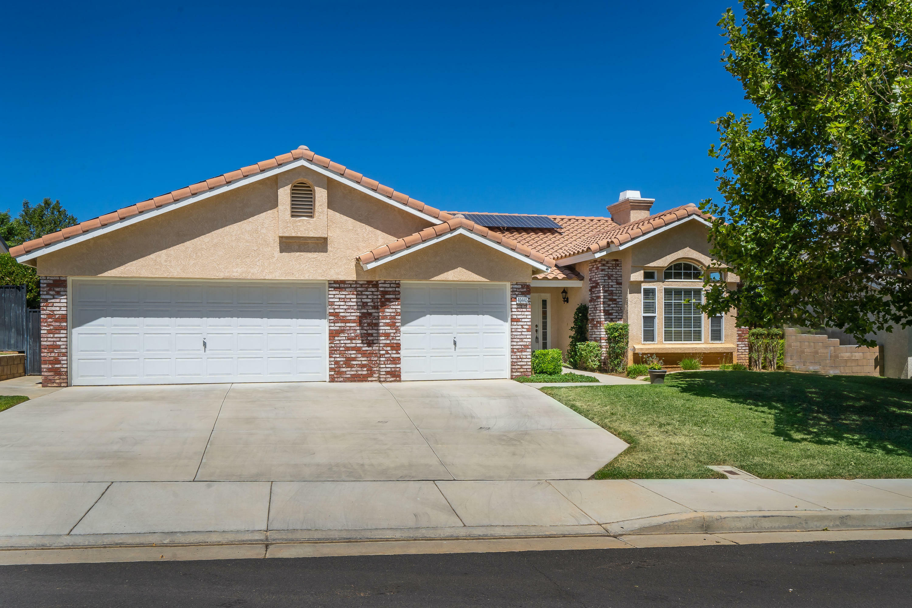 Property Photo:  40445 Dunes Lane  CA 93551 