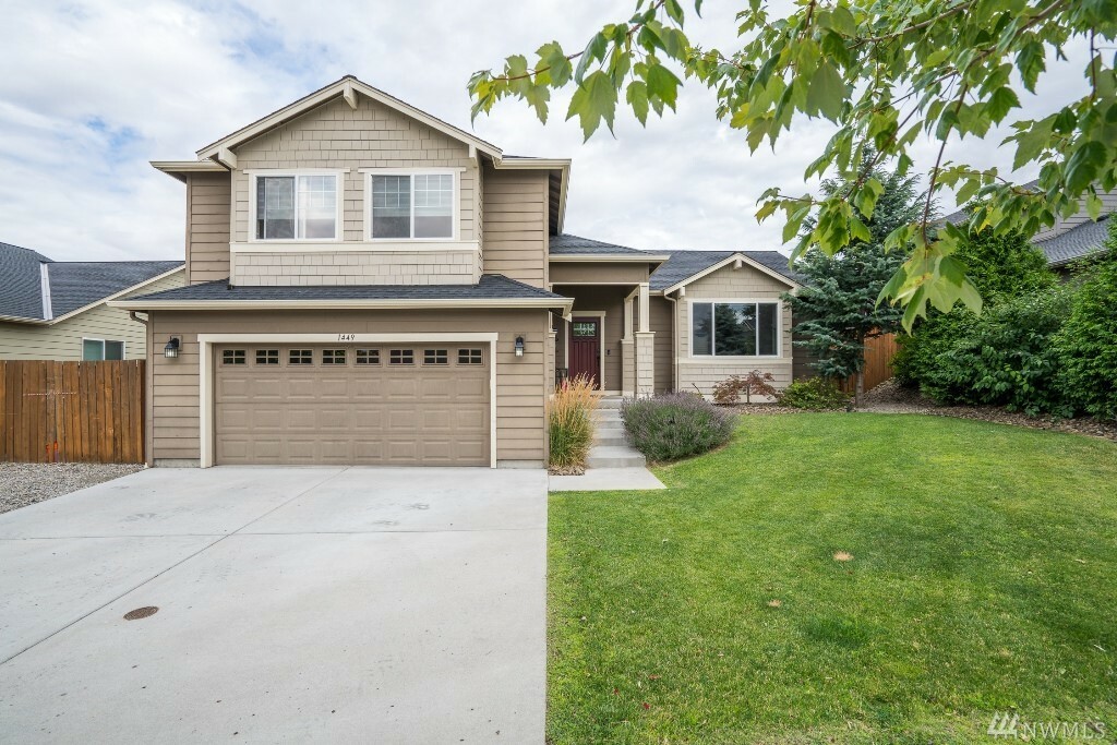 Property Photo:  1449 Copper Lp  WA 98802 