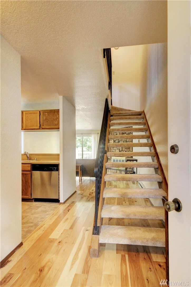 Property Photo:  1305 W Clearbrook Dr 9  WA 98229 