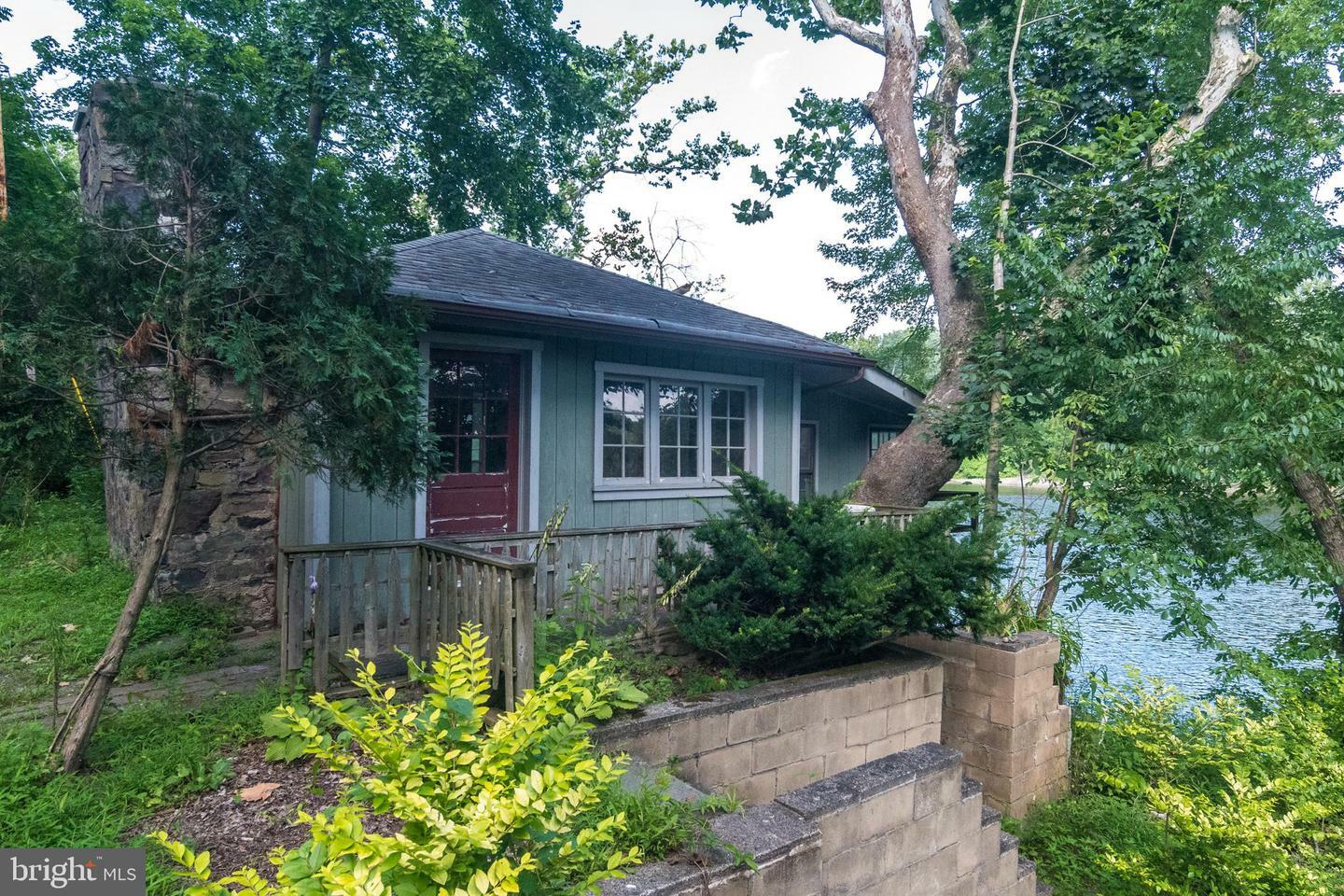 Property Photo:  804 River Road  PA 18920 