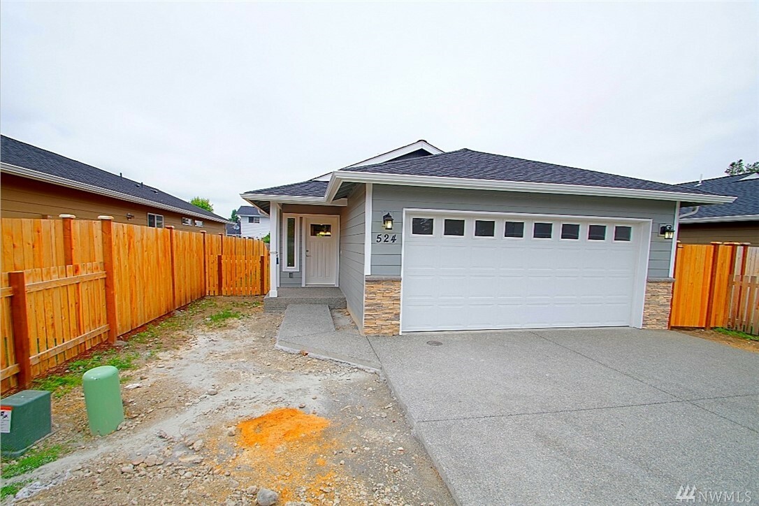 Property Photo:  524 E Van Dam Place  WA 98321 