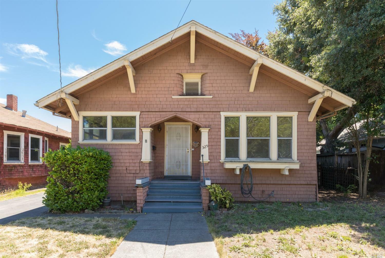 Property Photo:  325 I Street  CA 94952 