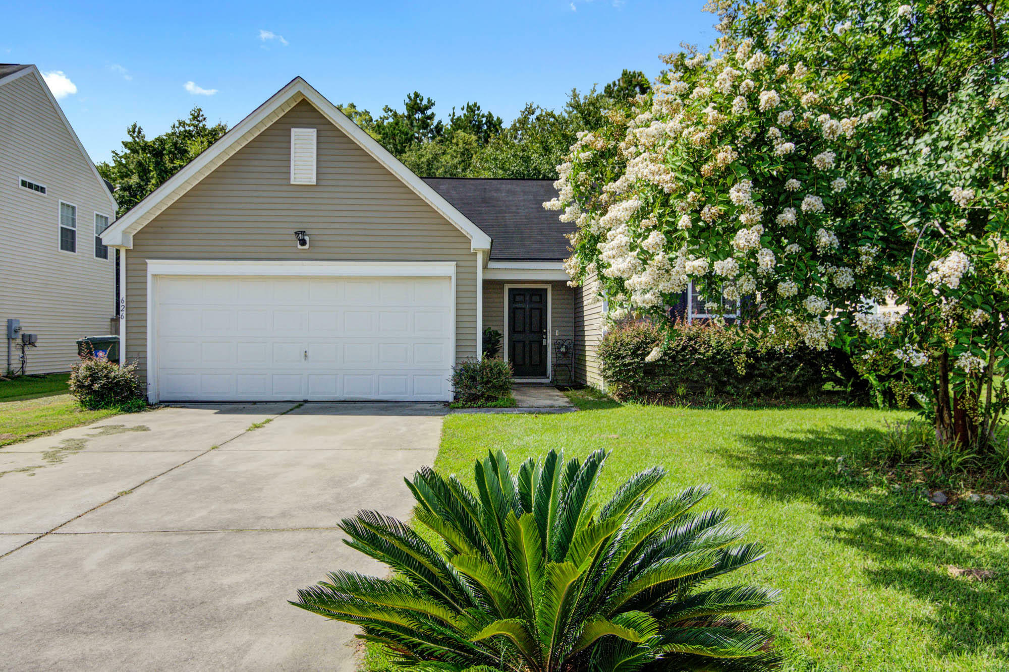 Property Photo:  626 English Oak Circle  SC 29461 