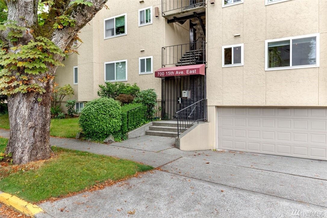 Property Photo:  700 15th Ave E 101  WA 98112 