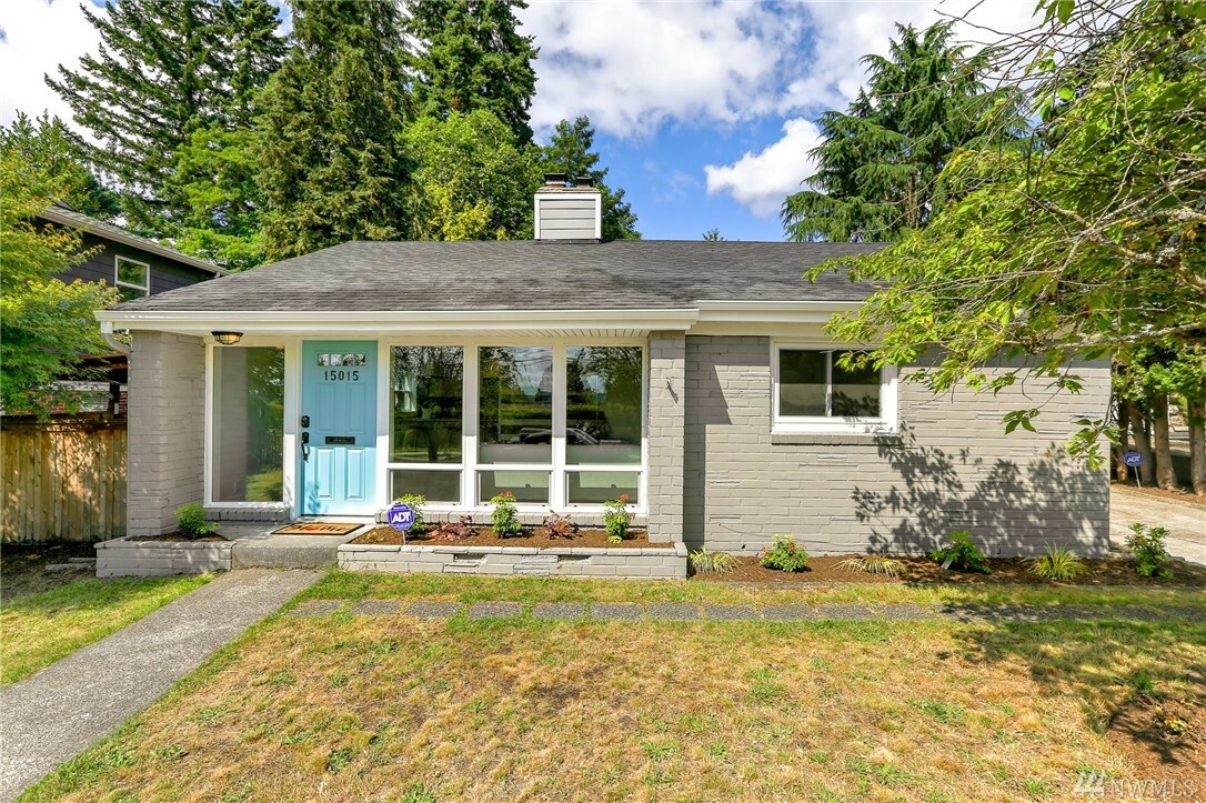Property Photo: 15015 27th Ave NE WA 98155