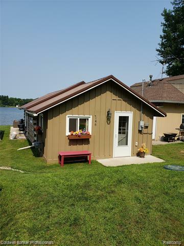 Property Photo:  146 S Lake Drive S  MI 48421 