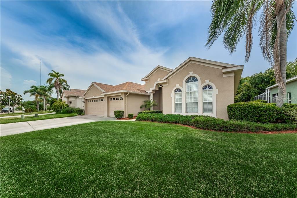 Property Photo:  2503 Wood Pointe Drive  FL 34691 