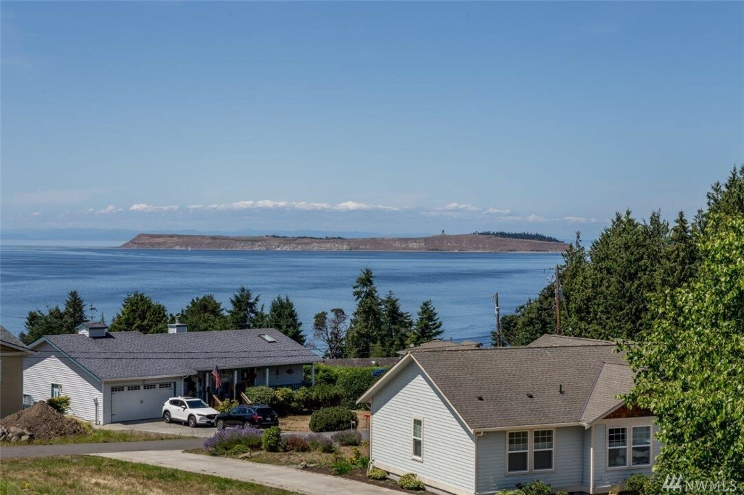 Property Photo:  101 Marine View Place  WA 98368 