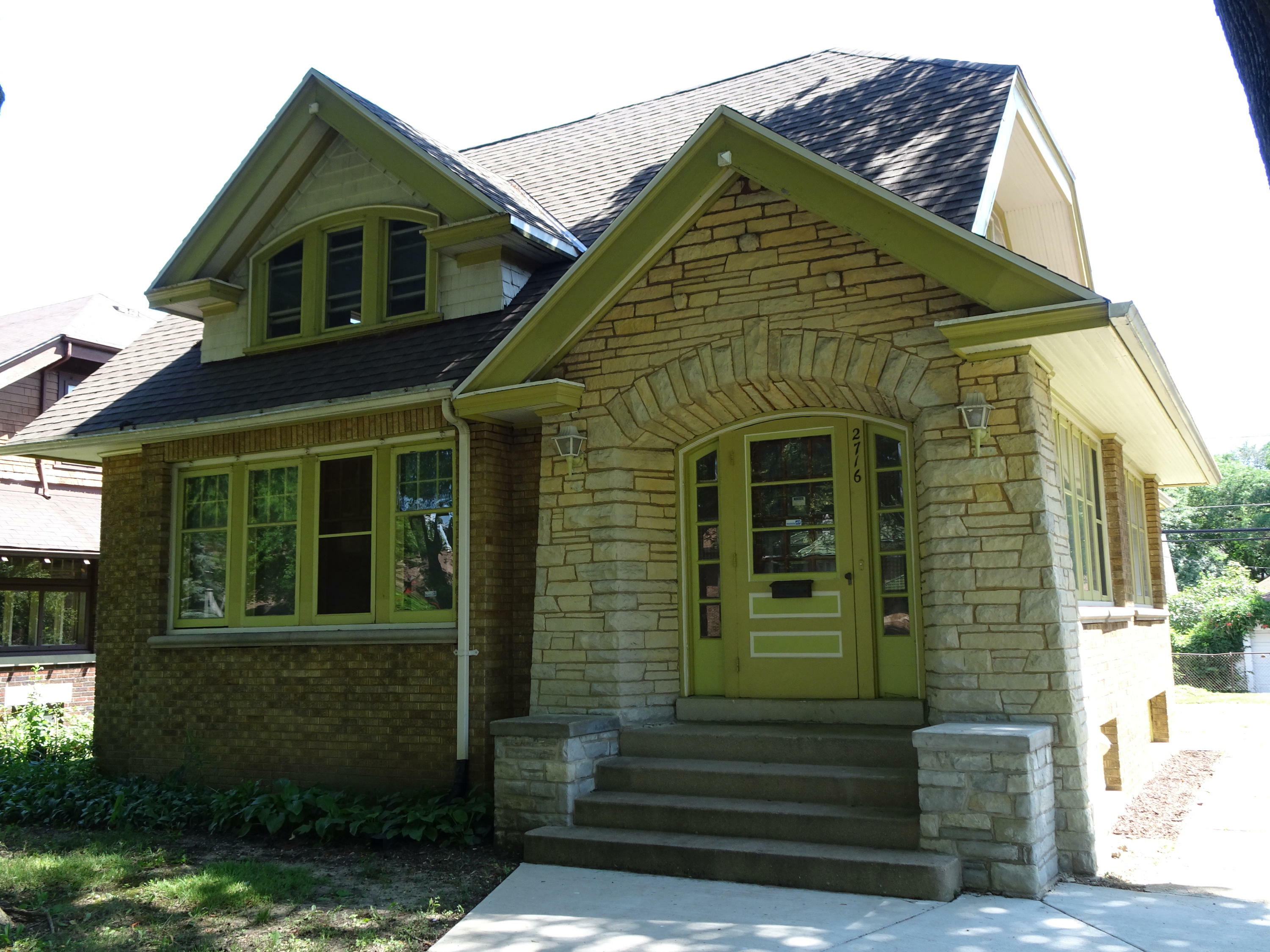 Property Photo:  2716 N Grant Blvd  WI 53210 