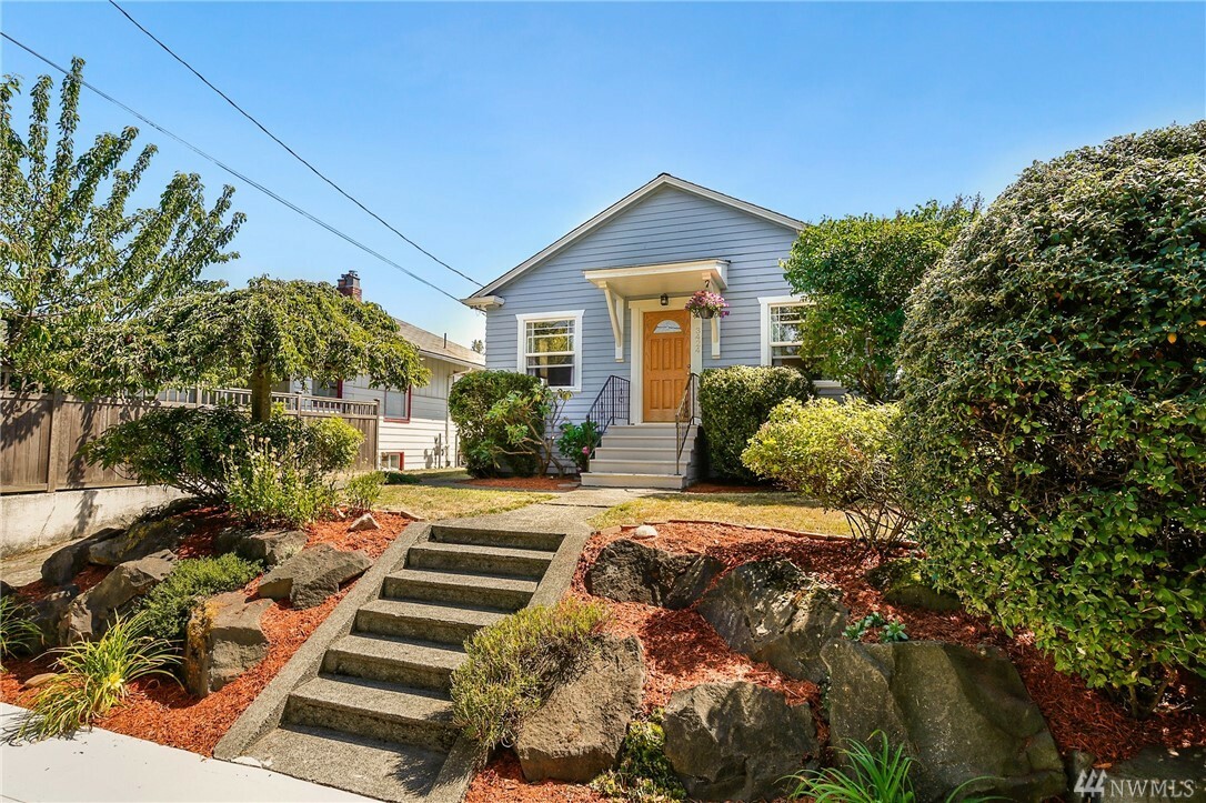 Property Photo:  3424 39th Ave SW  WA 98116 