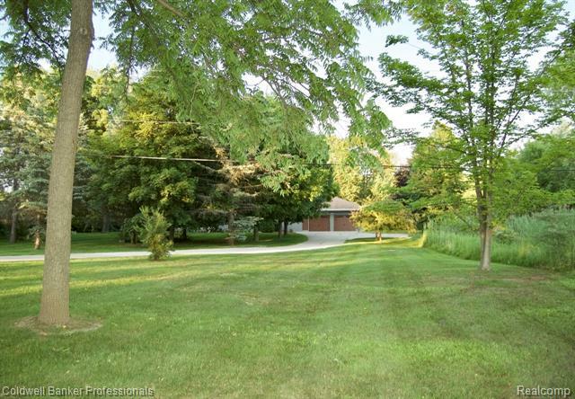 Property Photo:  1495 Rochester Road  MI 48363 