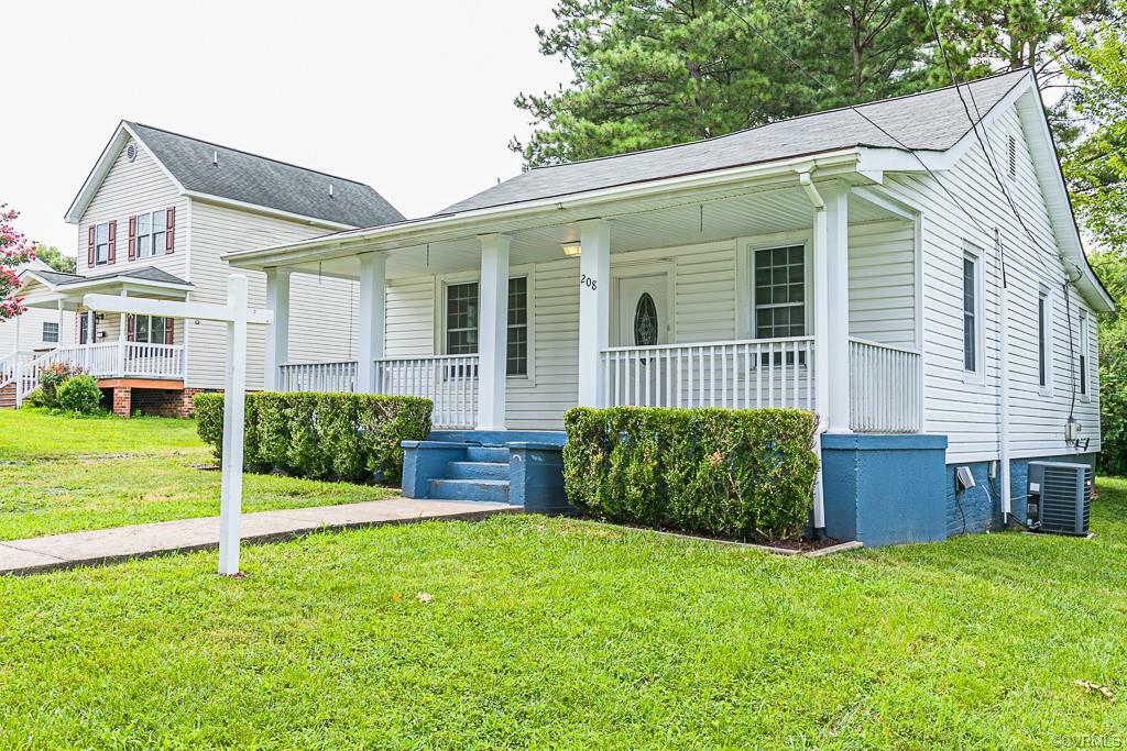 Property Photo:  208 N Beech Avenue  VA 23075 