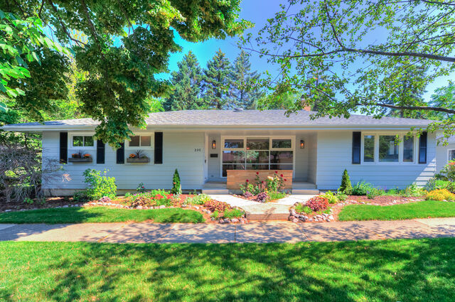 Property Photo:  200 East View Street  IL 60148 