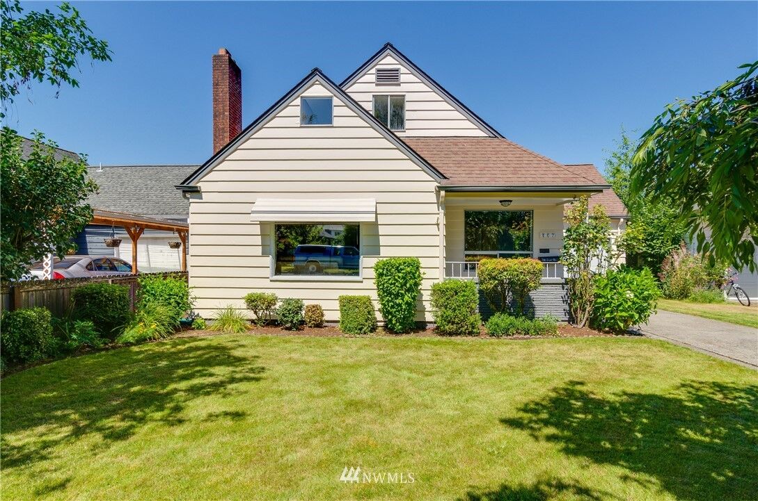 Property Photo:  467 19th Avenue  WA 98632 