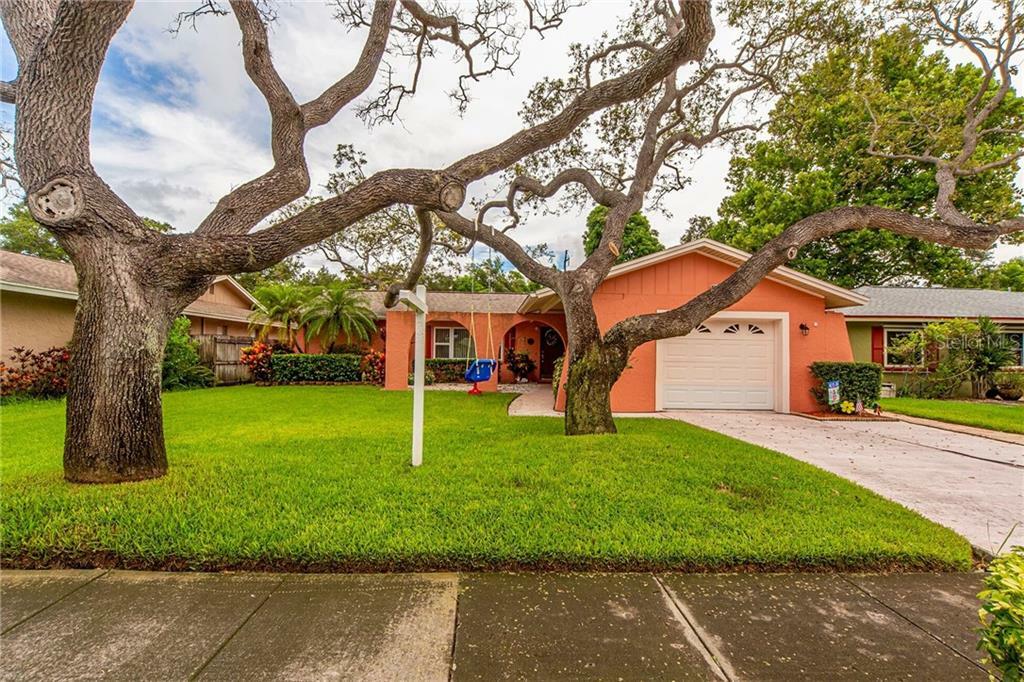 Property Photo:  6833 Circle Creek Drive N  FL 33781 