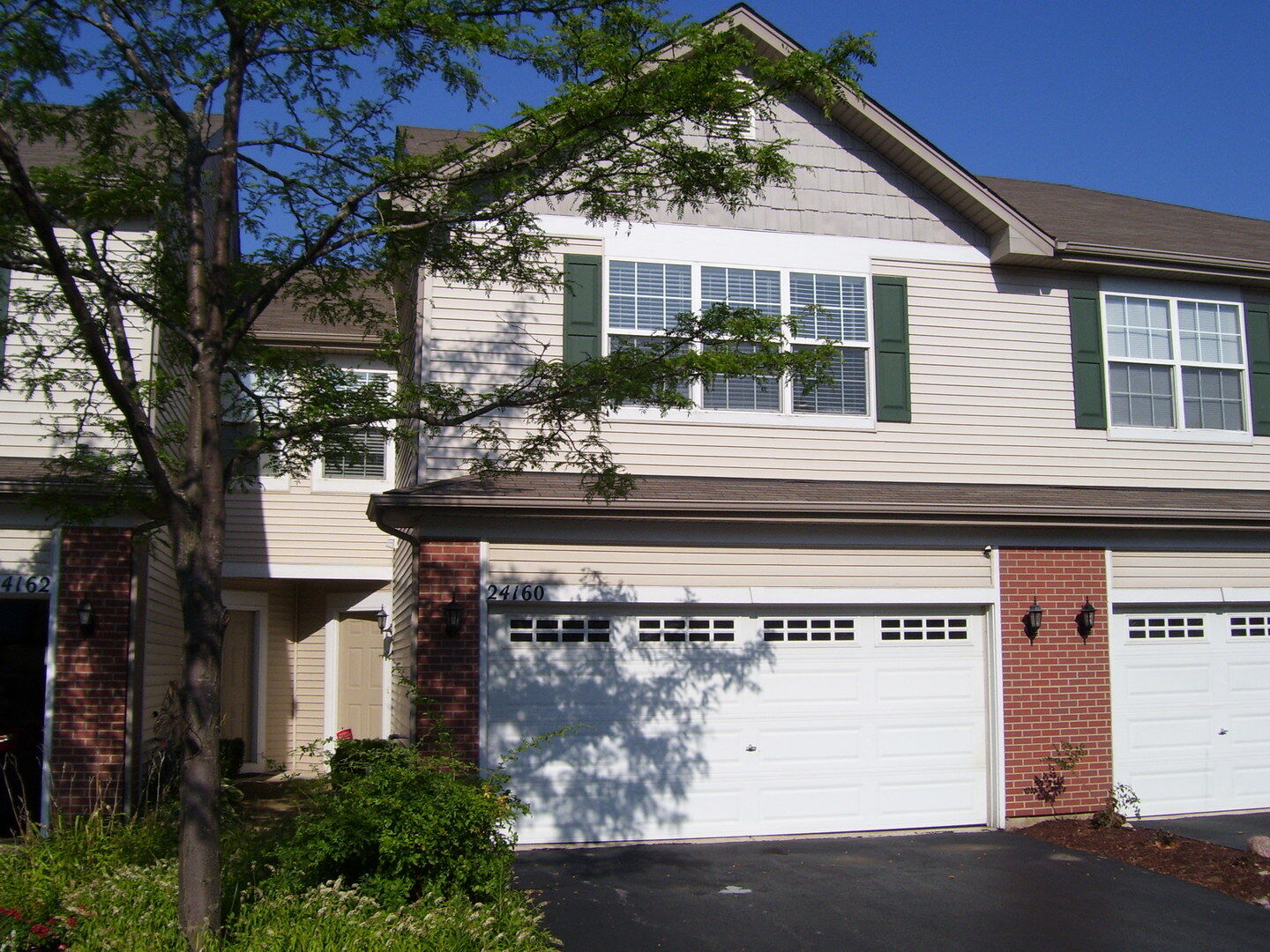 Property Photo: 24160 Walnut Circle IL 60544