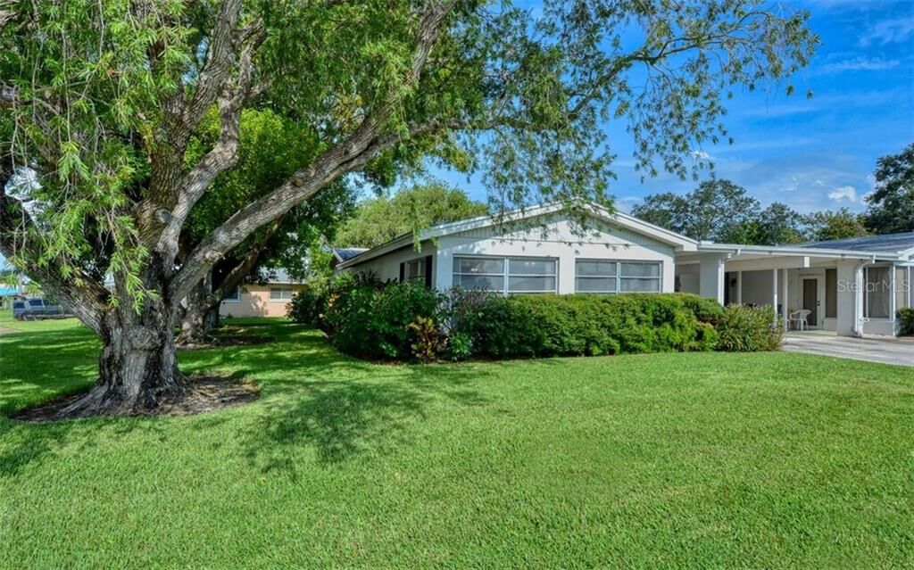 Property Photo:  3211 Westford Lane 130  FL 34231 