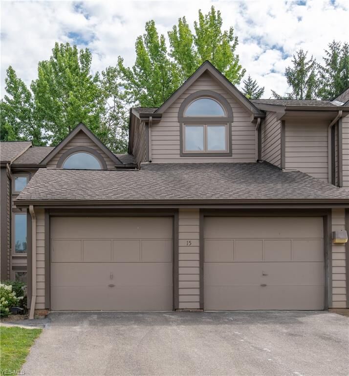 Property Photo:  15 Windrush Lane  OH 44122 