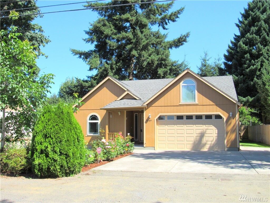 Property Photo:  3264 Pine St  WA 98632 