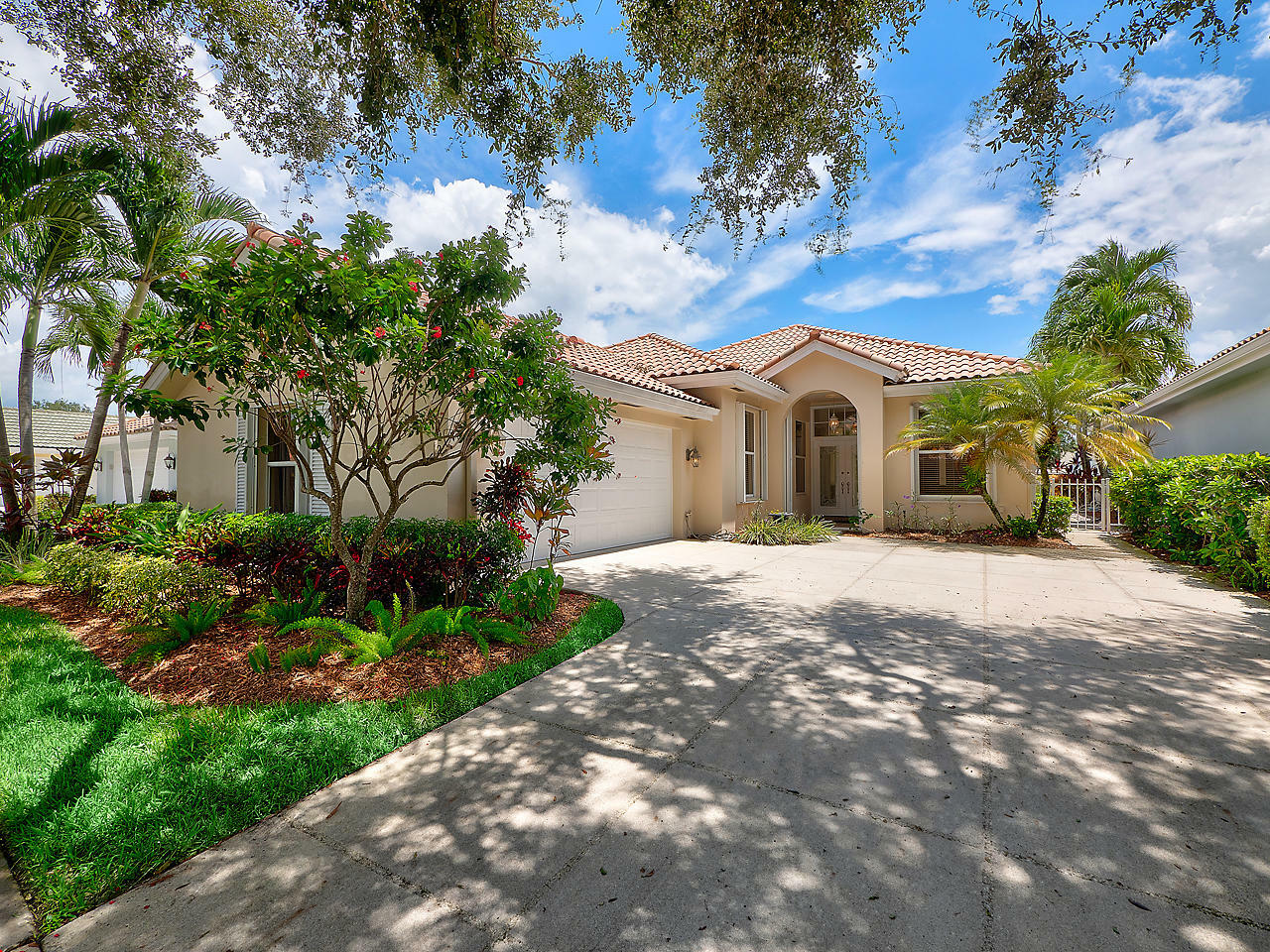 Property Photo: 122 Hampton Circle FL 33458