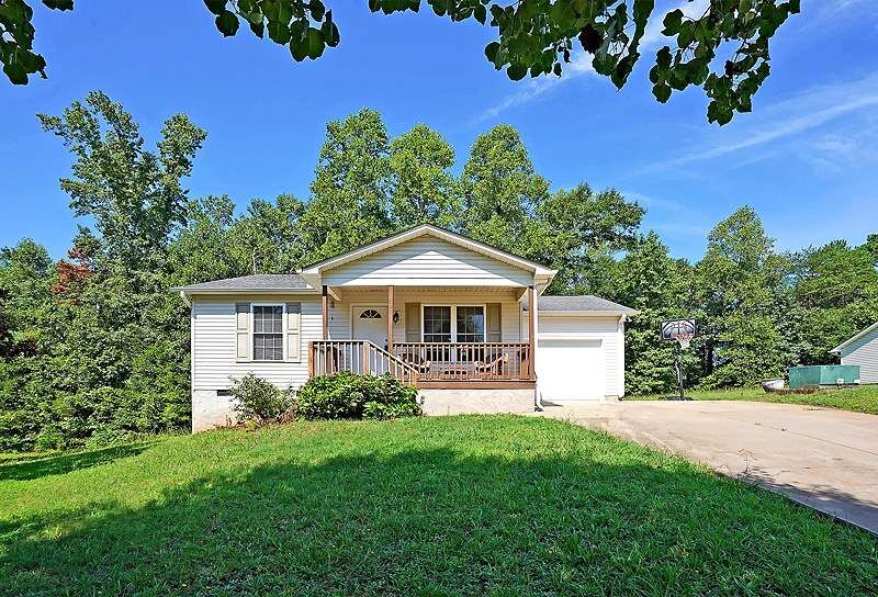 Property Photo:  521 Signal Hill Lane  SC 29349 