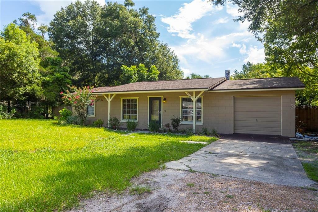 Property Photo: 2026 Almond Street FL 32763