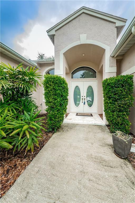 Property Photo:  952 Oakview Road  FL 34689 