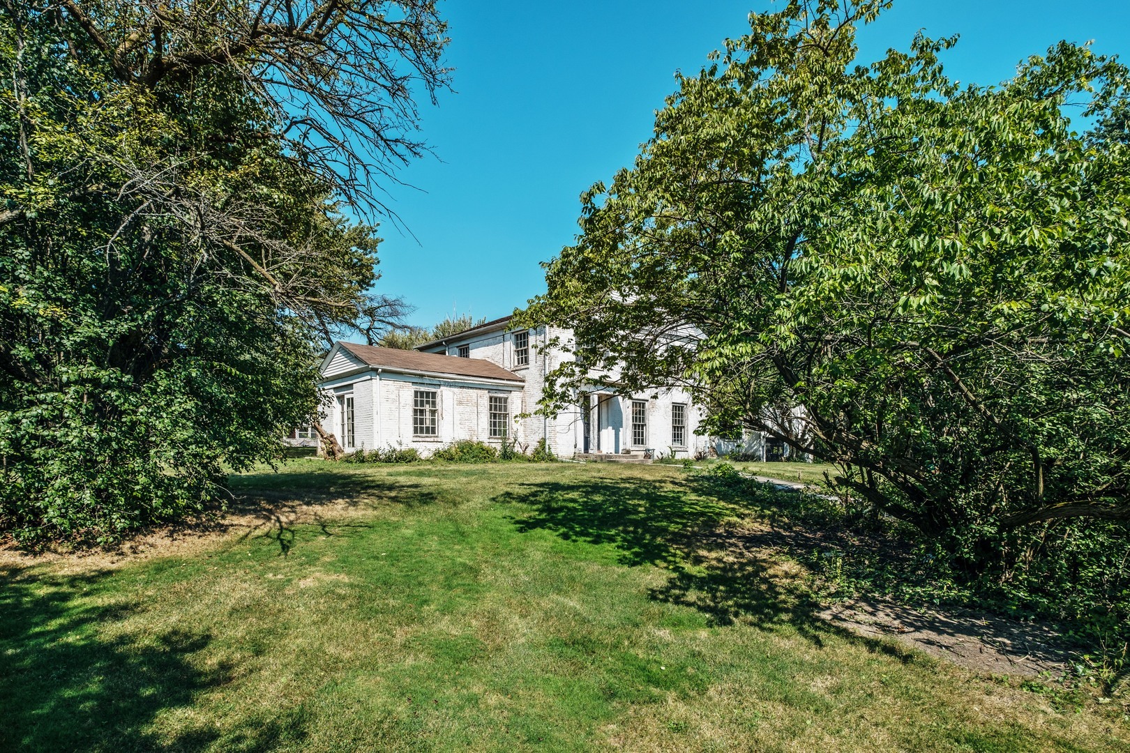 Property Photo: 1018 Dundee Road IL 60062