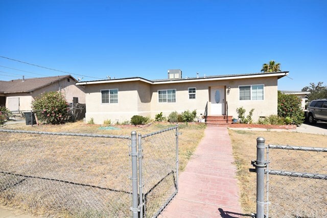 Property Photo:  9455 Oleander Avenue  CA 92335 