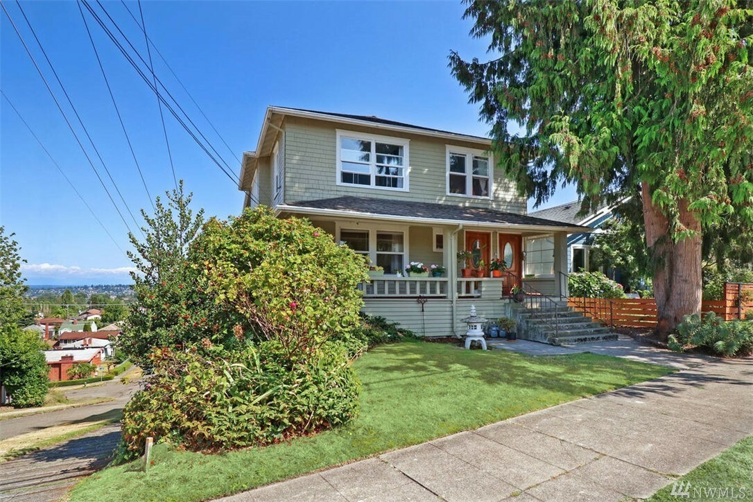 Property Photo:  3202 19th Ave S  WA 98144 