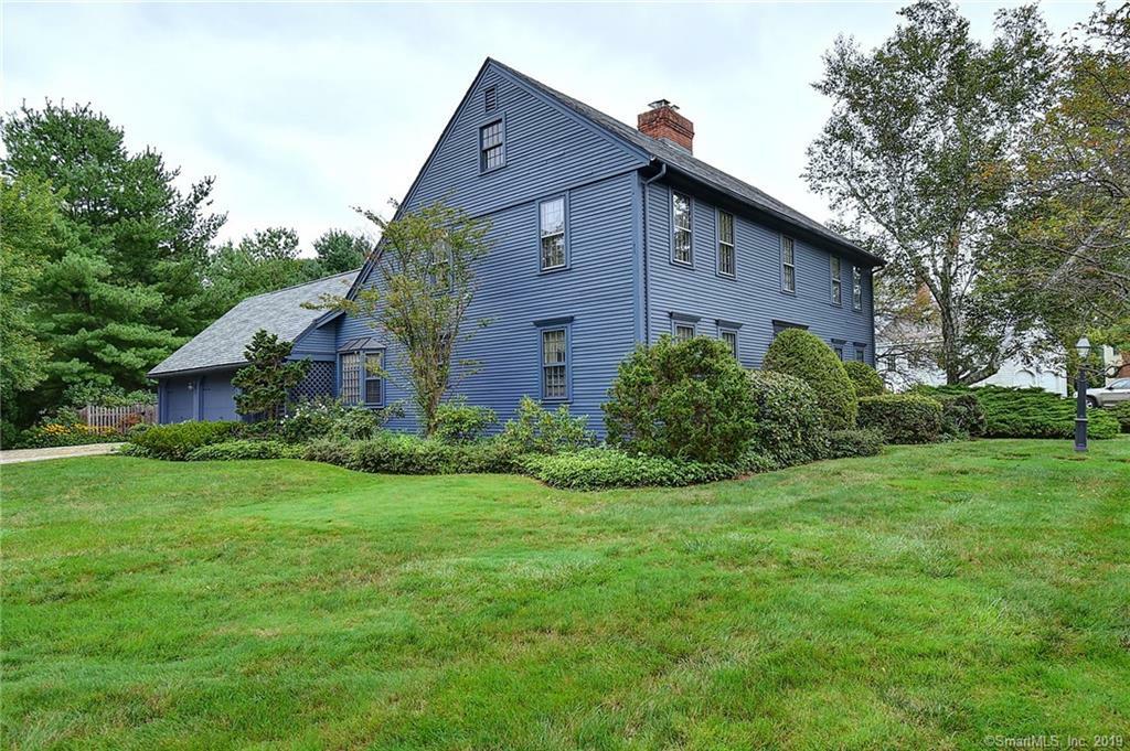 Property Photo: 7 Hedgerow CT 06109