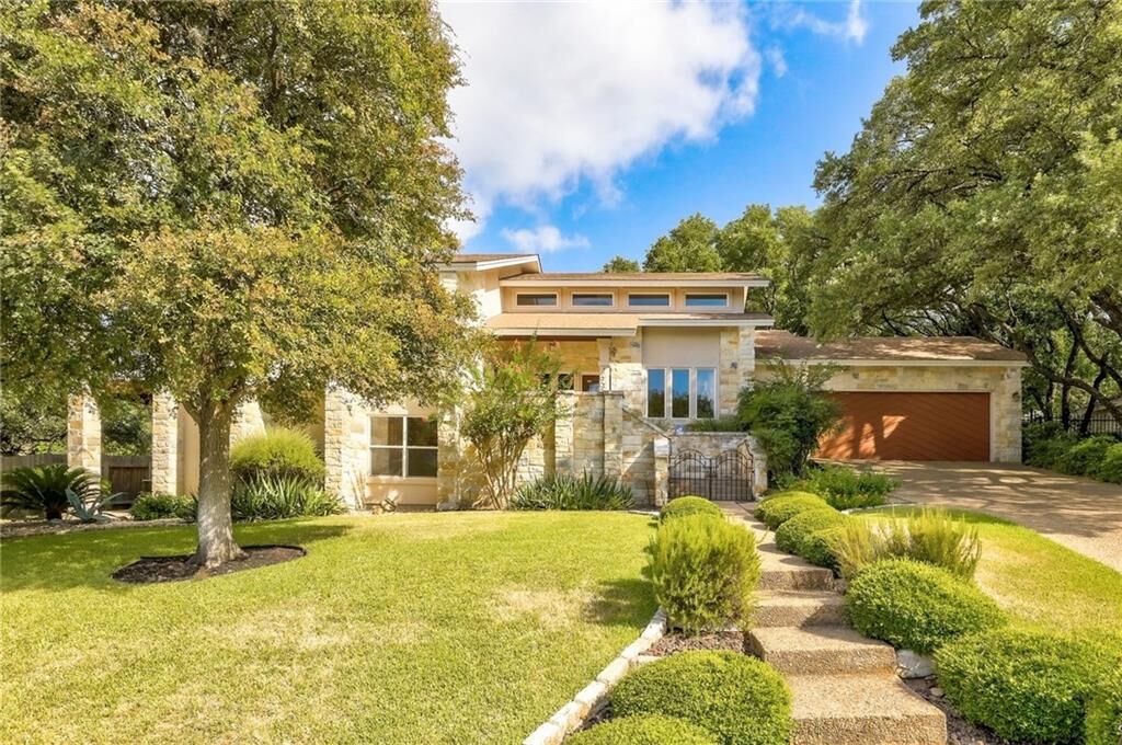 Property Photo:  5906 Ivy Hills Drive  TX 78759 