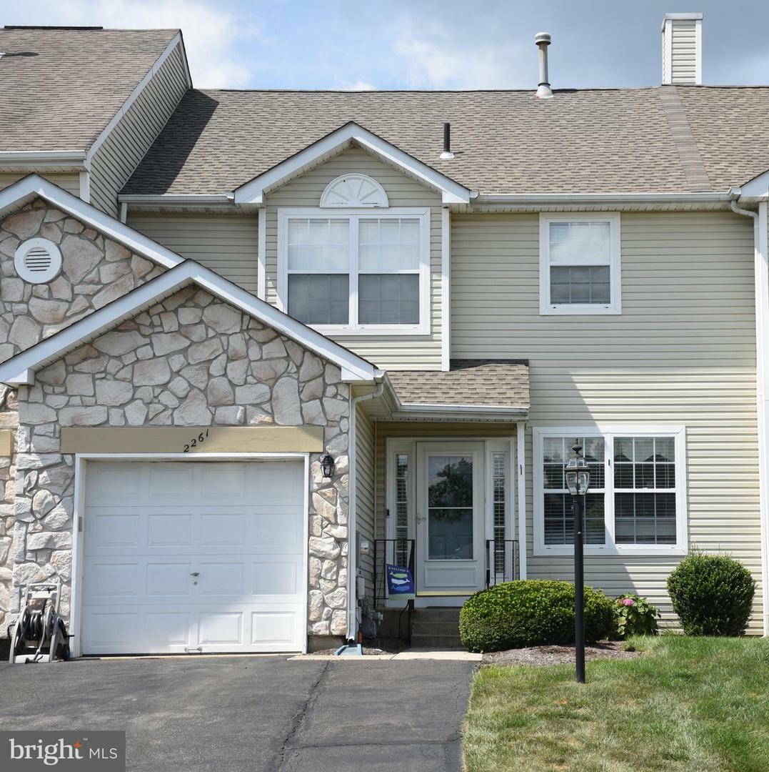 Property Photo:  2261 Orchard Hill Circle  PA 18976 