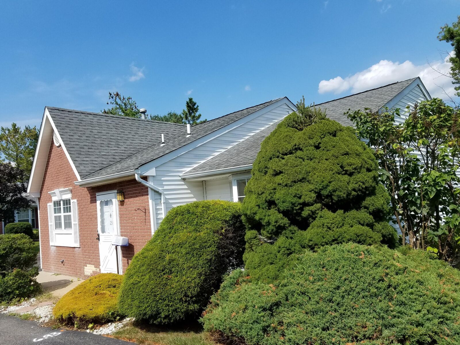 Property Photo:  23 Linton Close  NJ 07728 
