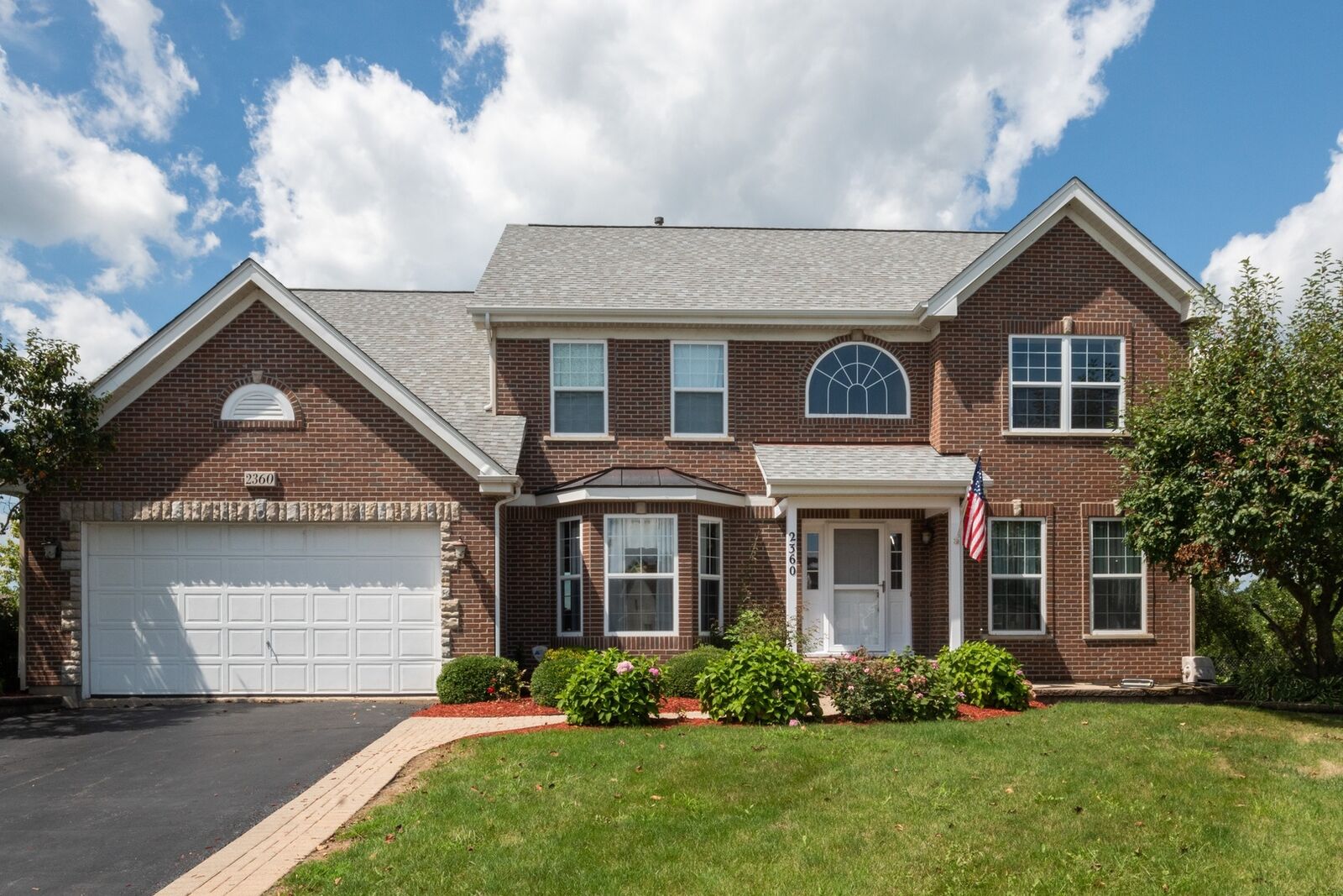 Property Photo: 2360 Wynwood Lane IL 60506