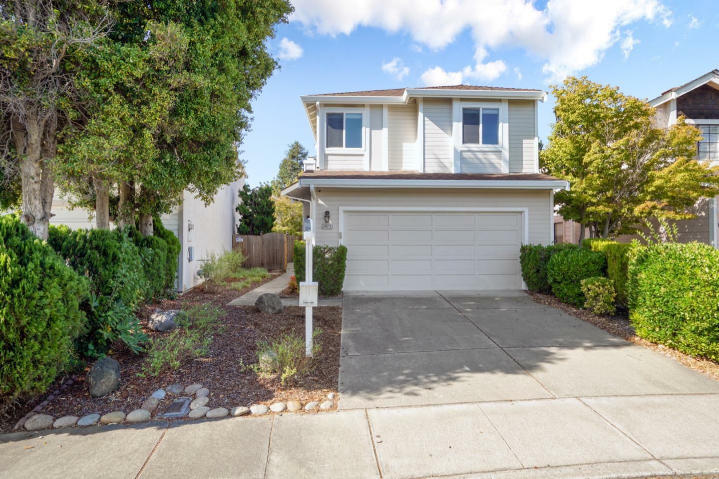Property Photo: 34679 Teal Common CA 94555