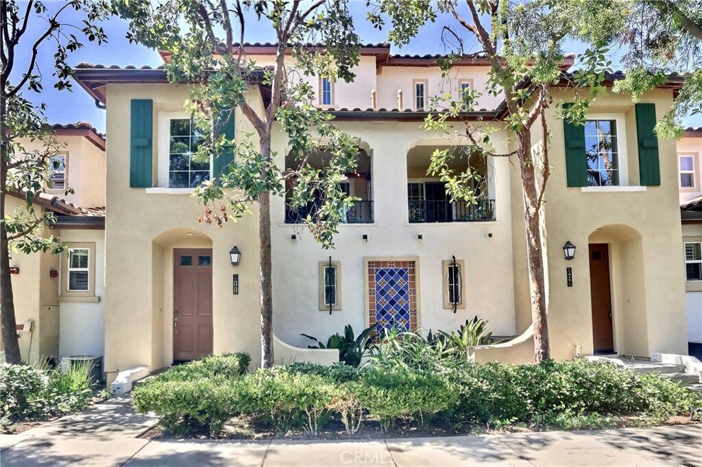 Property Photo: 211 Dewdrop CA 92603