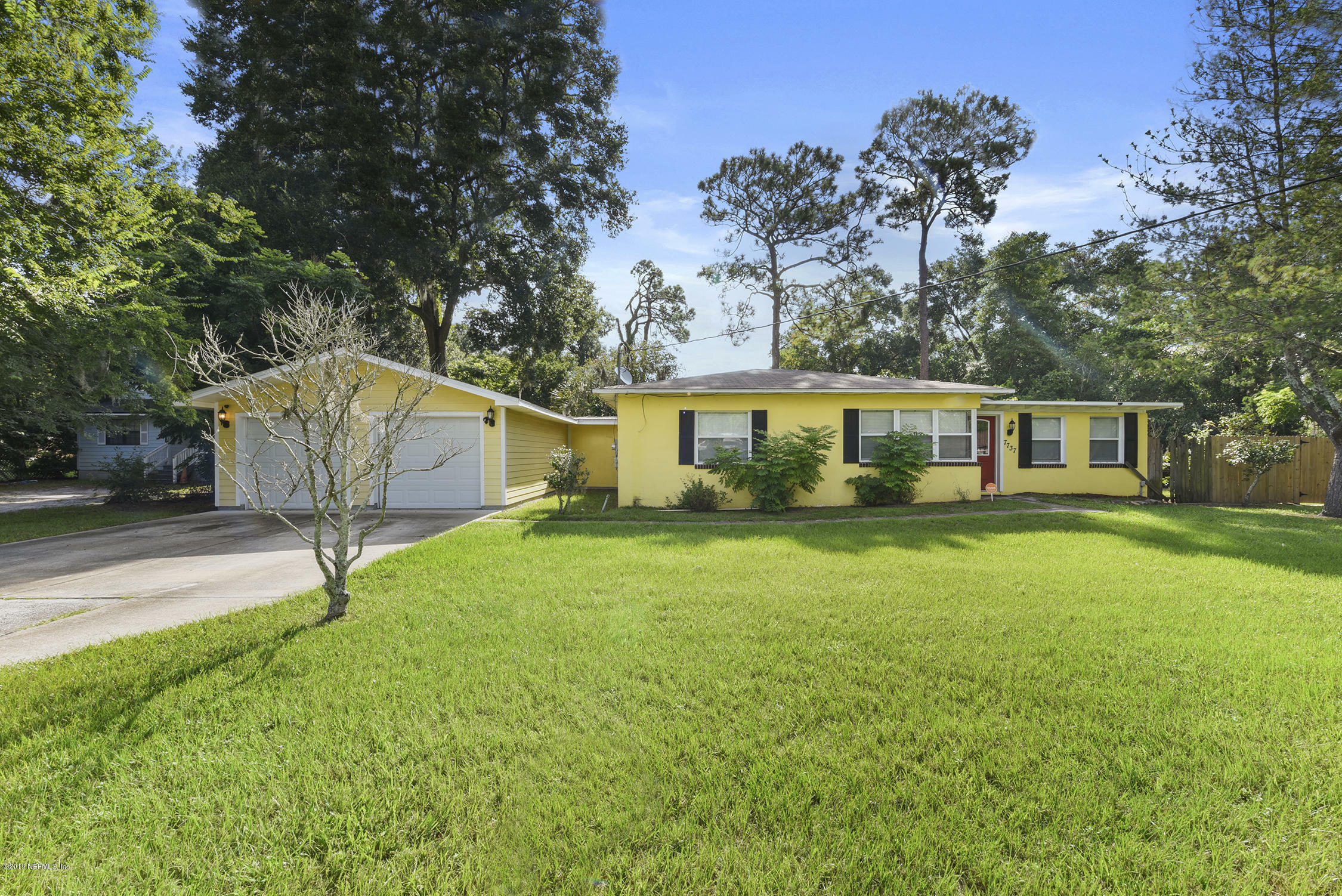 Property Photo:  7737 Pickett St  FL 32208 