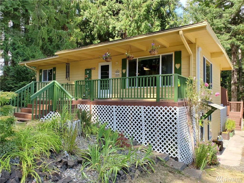Property Photo: 560 E Pickering Dr WA 98584