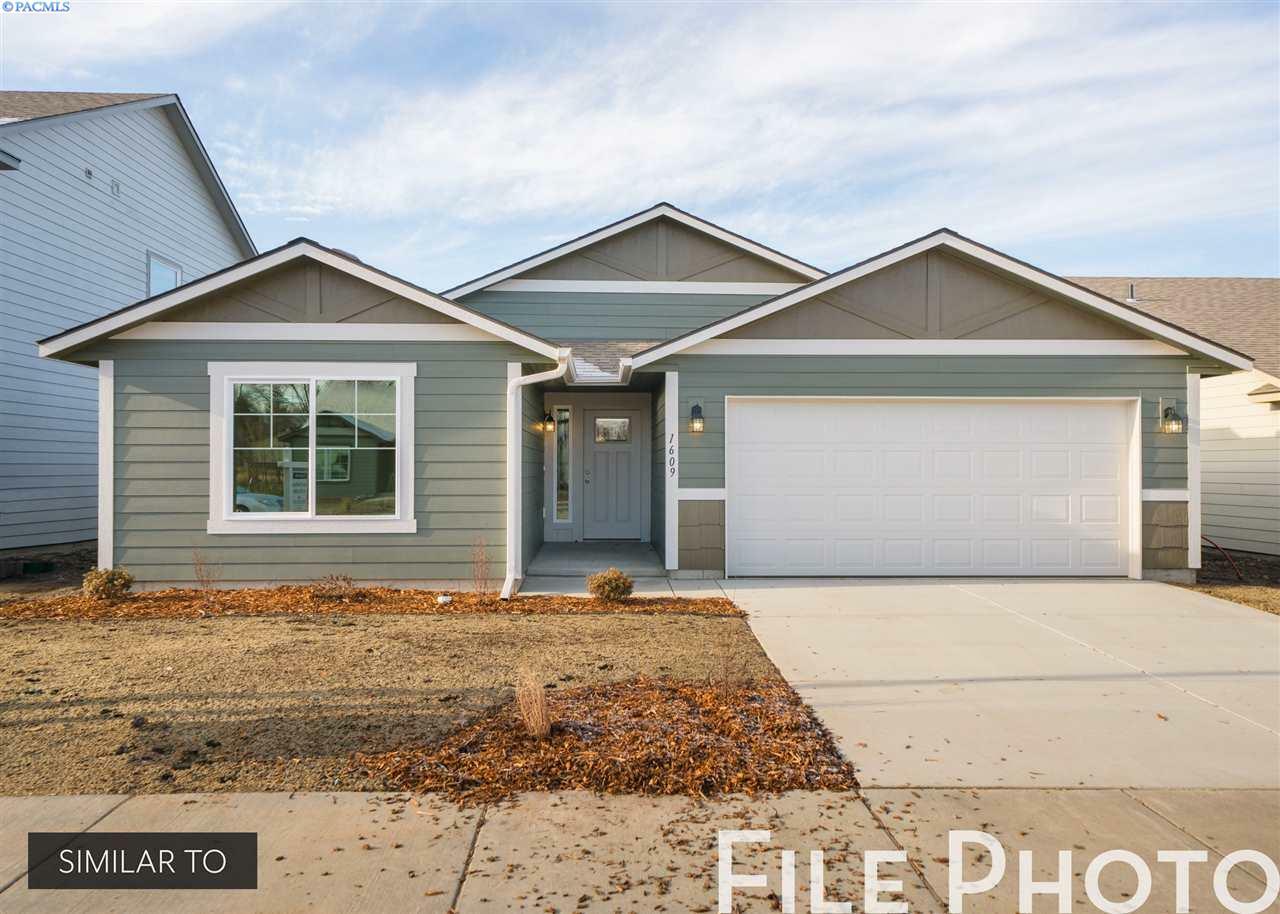 Property Photo: 580 E 35th Ave Lot43 WA 99337