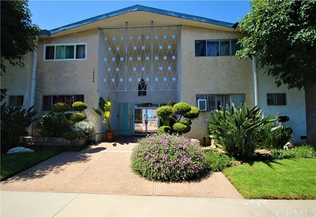 Property Photo:  15549 S Budlong Place 14  CA 90247 