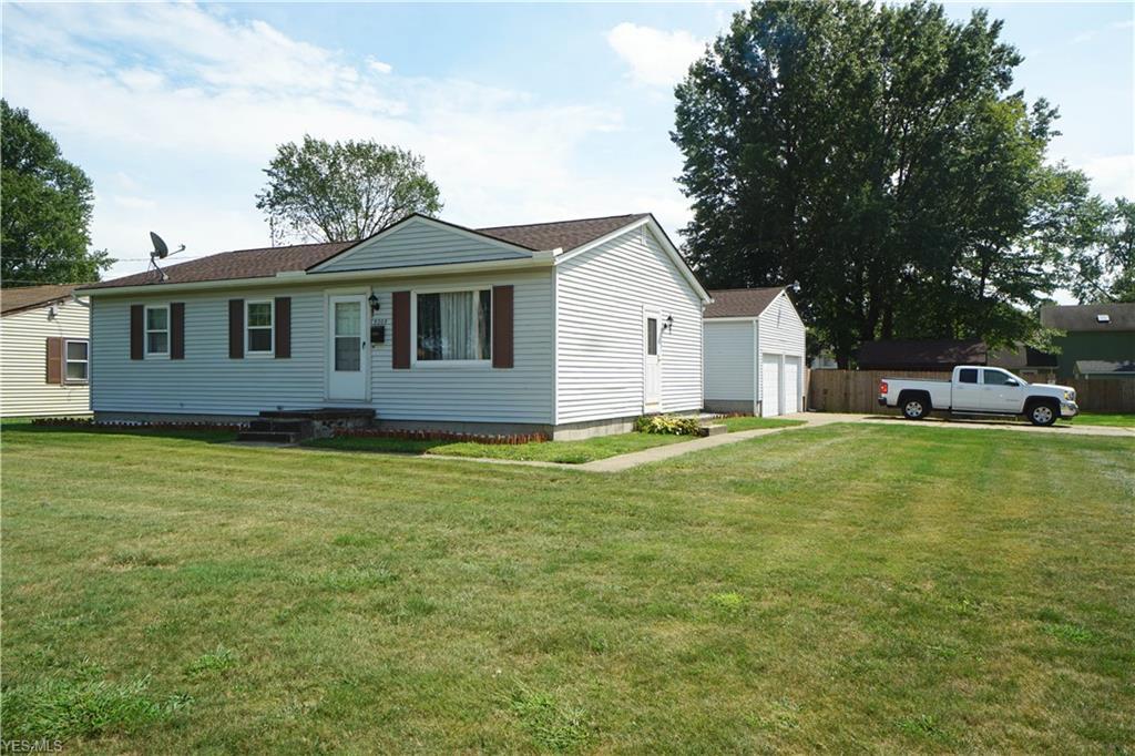 Property Photo:  5205 Willow Crest Avenue  OH 44515 