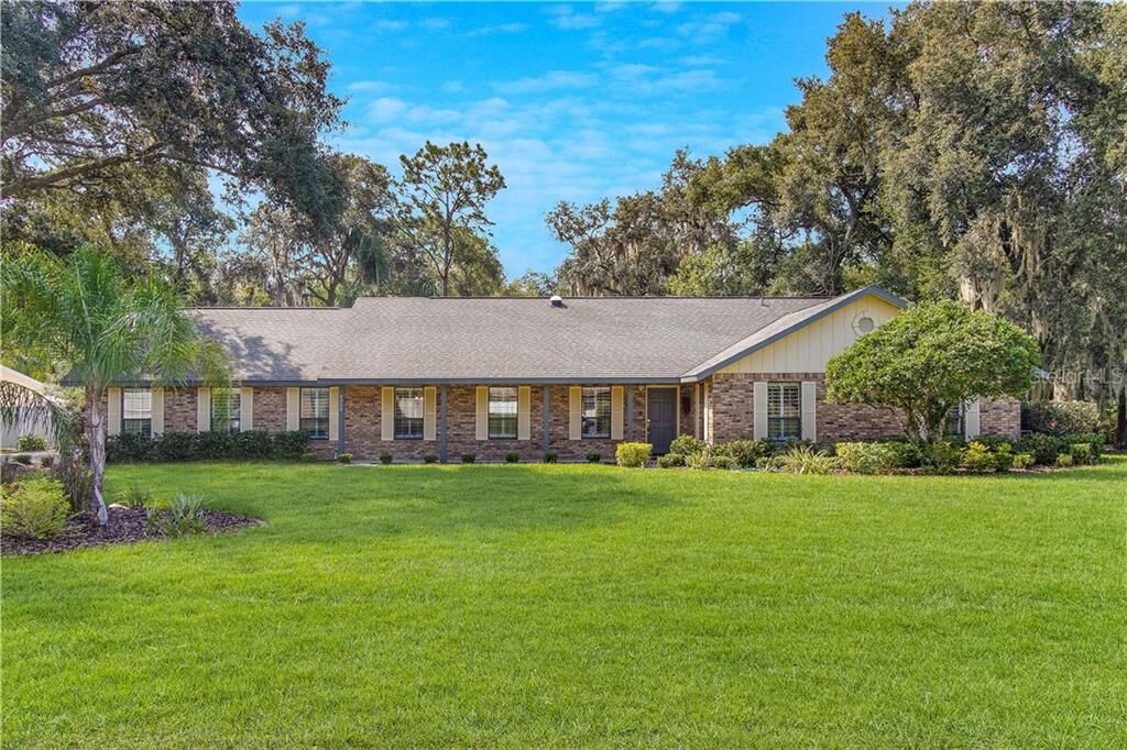 Property Photo:  4208 Idlewild Drive  FL 34731 