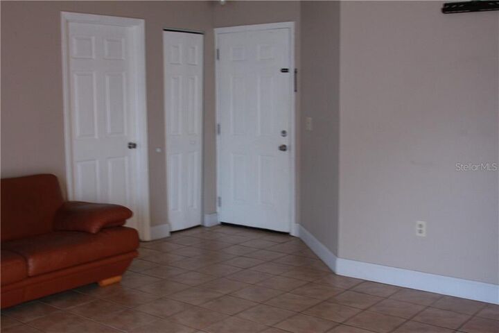 Property Photo: 1423 Vinetree Drive FL 33510