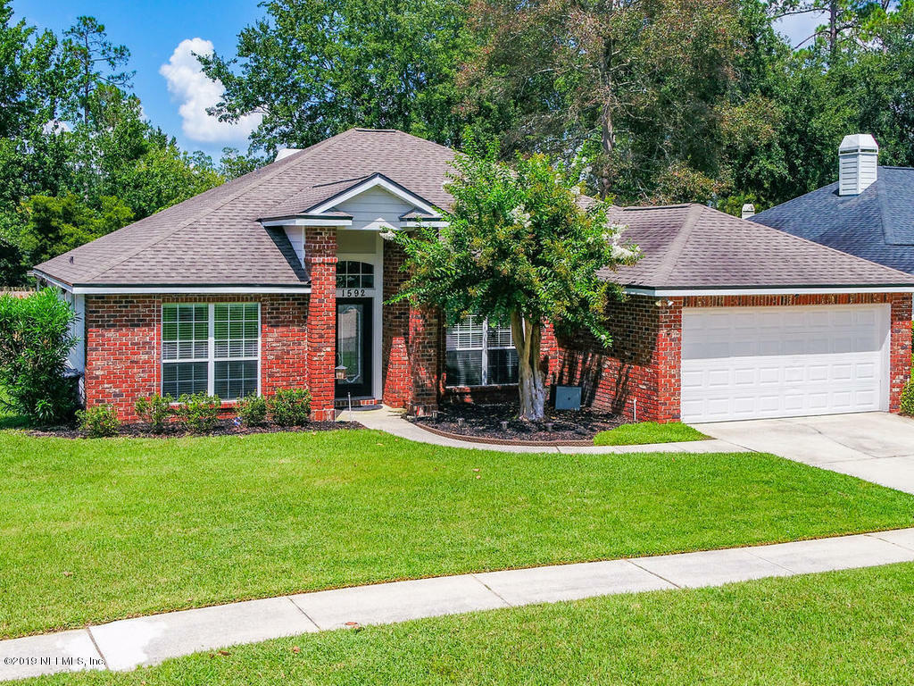 Property Photo:  1592 Shelter Cove Drive  FL 32003 