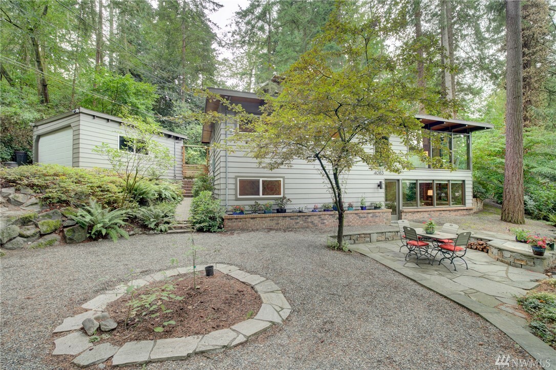 Property Photo:  4083 NE 197th St  WA 98155 