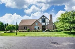 Property Photo: 489 Longford Close OH 45503