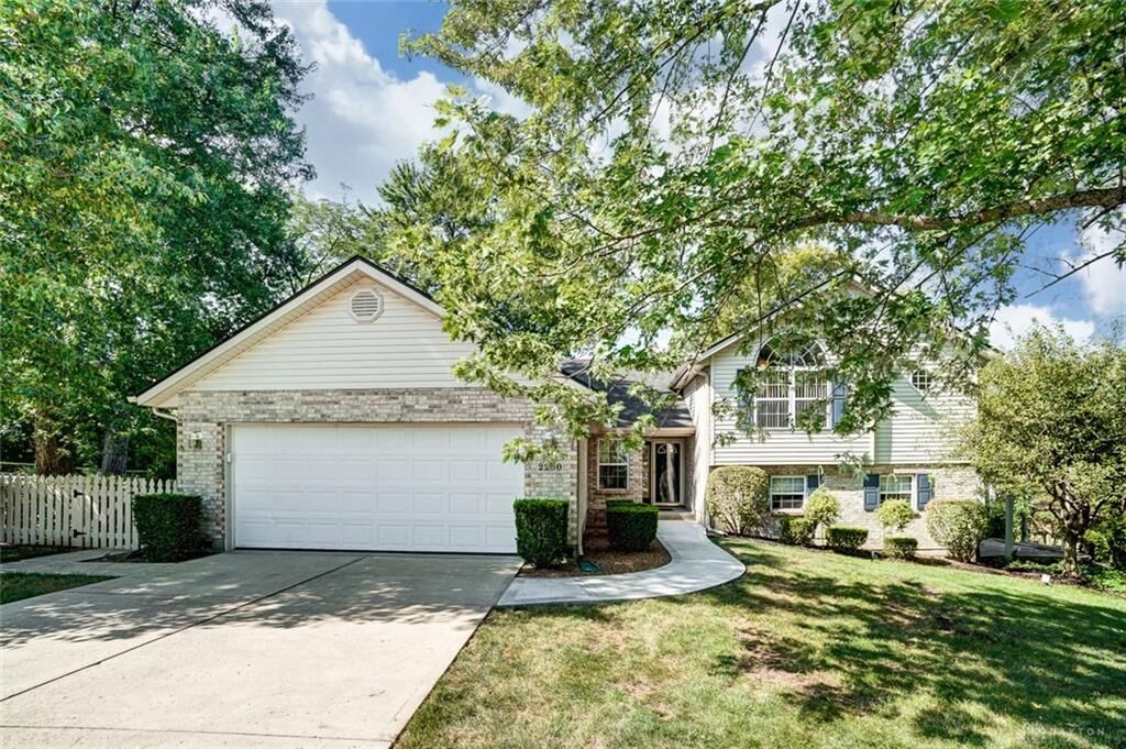 Property Photo:  2250 Bluegrass Court  OH 45342